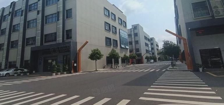 福永地铁口旁500平带装修厂房出租仓库低价空地大无尘车间