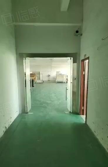 宝安机场附近中转仓迷你仓招租 空地大方便进出大货车