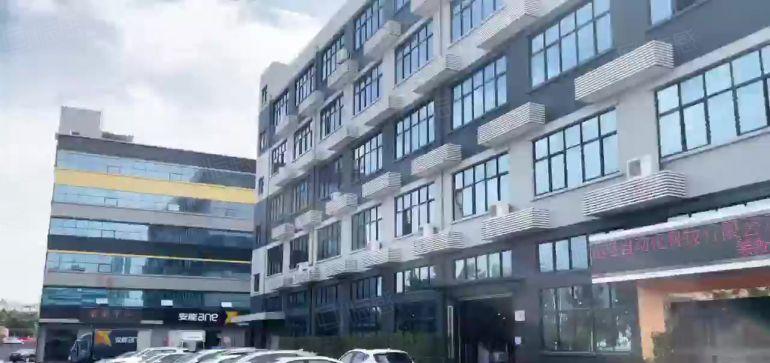 西乡新安地铁口附近原房东大型园区楼上1050方精装修厂房出租