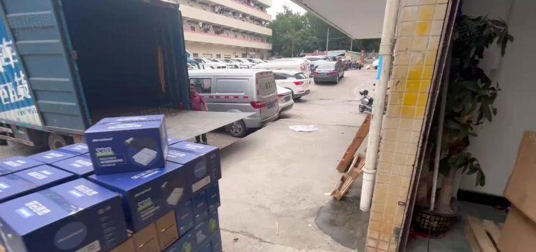 西乡鹤洲，大型工业区，一楼带装修690平厂房出租，带阁楼