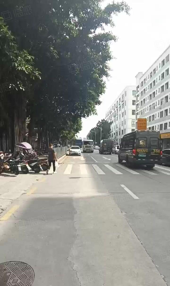 福永塘尾大型工业园900平豪华装修厂房出租交通方便地跌口