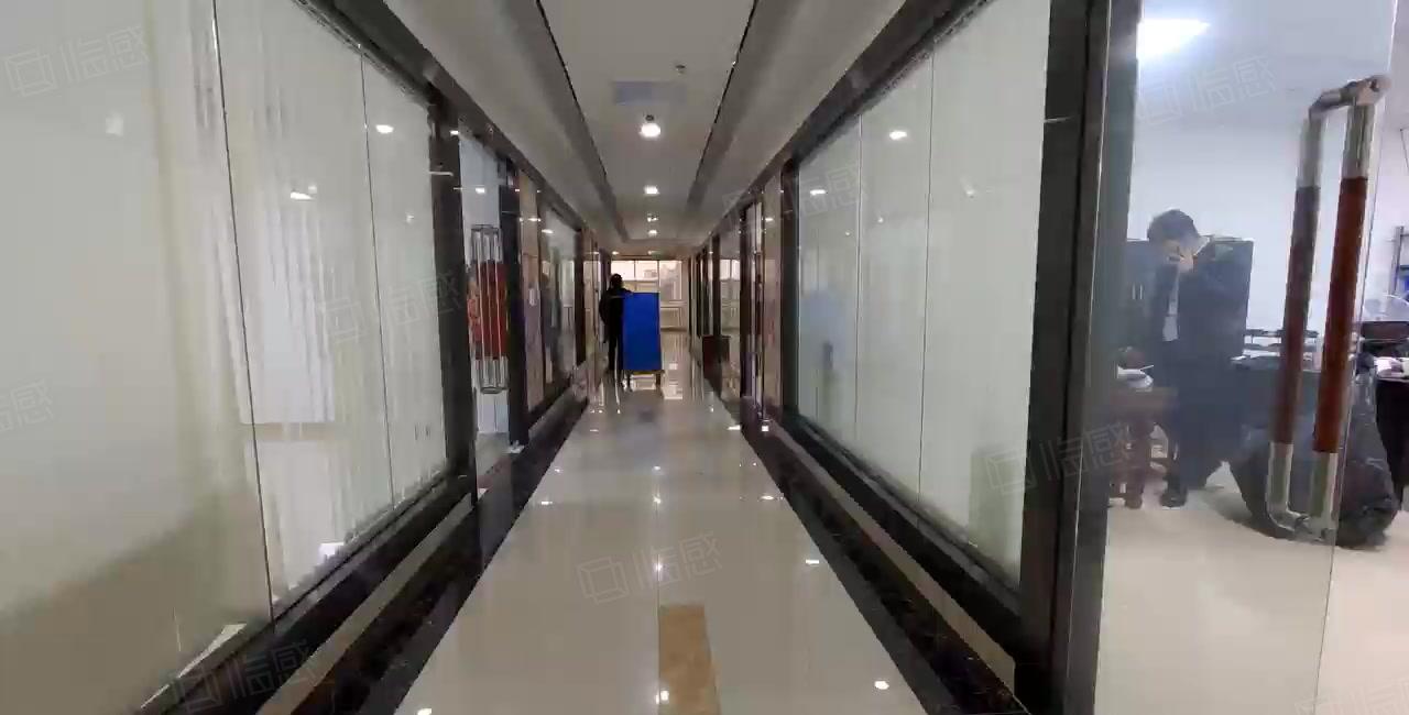 深圳租房福永会展中心旁楼上精装200平米厂房，拎包办公好招工