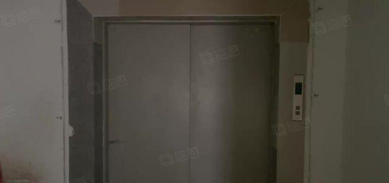 12号线宝田一路站2200平，适合电子研发lT生物科技