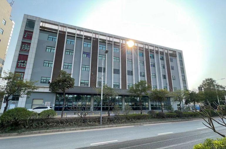 松岗红本原房东独院厂房7500带装修厂房实际面积7500平
