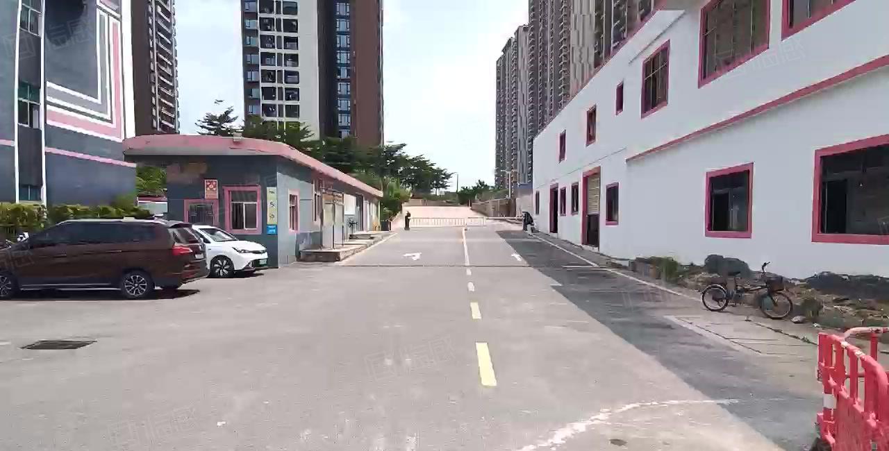 装修办公室 福永地铁口附近一楼1200厂房出租层高6米可分租