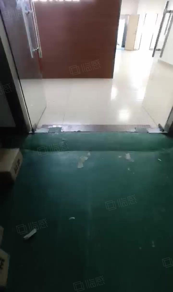 西乡宝田工业区，楼上1030平精装修厂房，一应俱全，拎包生产