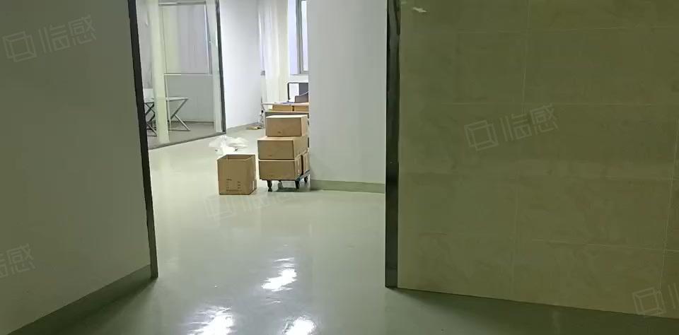石岩北环高薪园区新出450平厂房出租，带装修无转让费