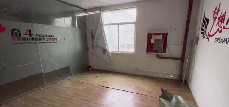 西乡固戍工业区，楼上带装修368平厂房出租，租金便宜