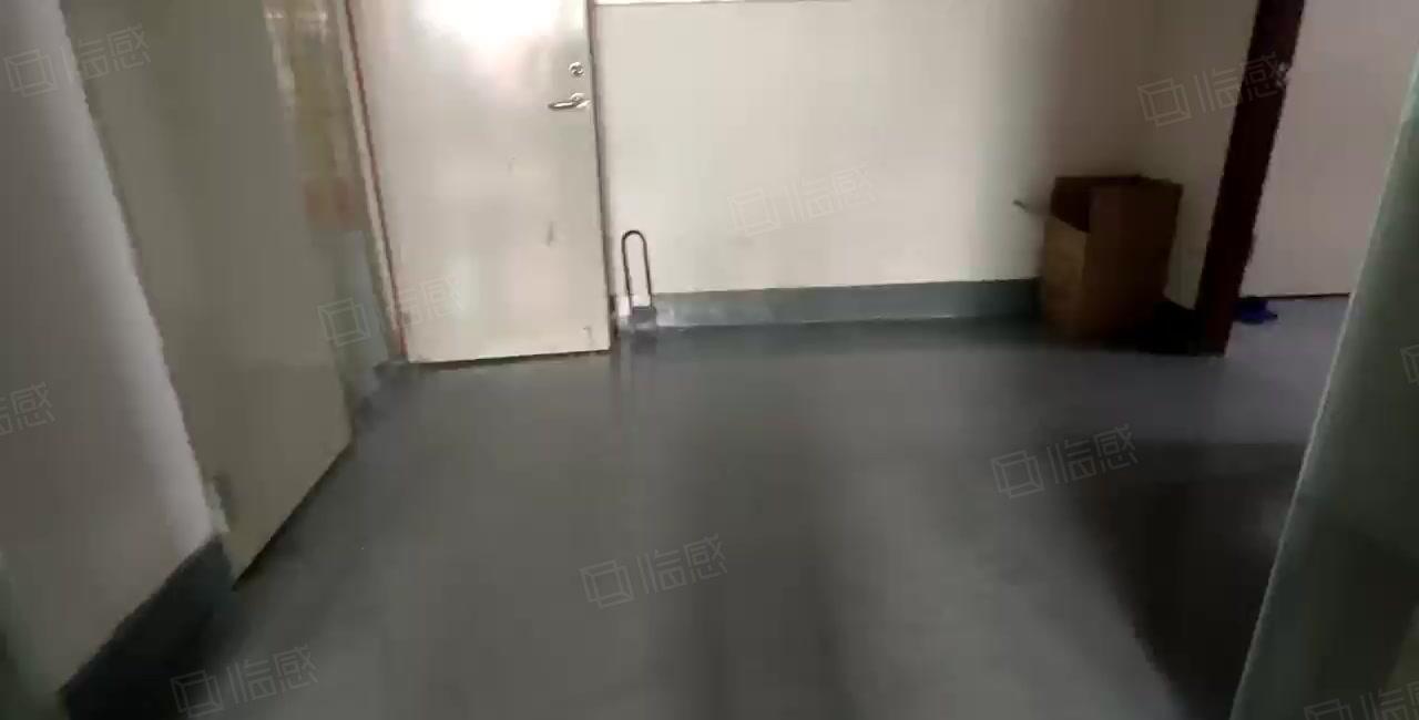 西乡，固戍，航城大道边，楼上带装修750平厂房出租，使用率高
