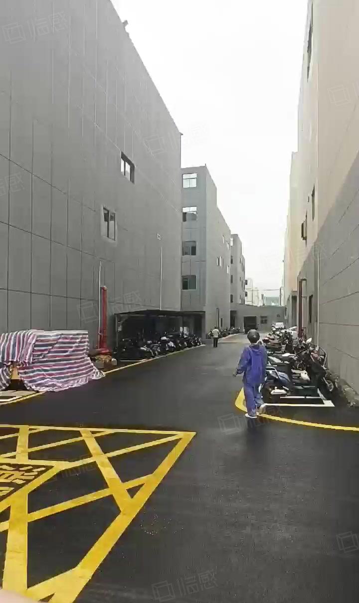 福永塘尾地铁口附近800平精装修厂房出租交通方便无转让费