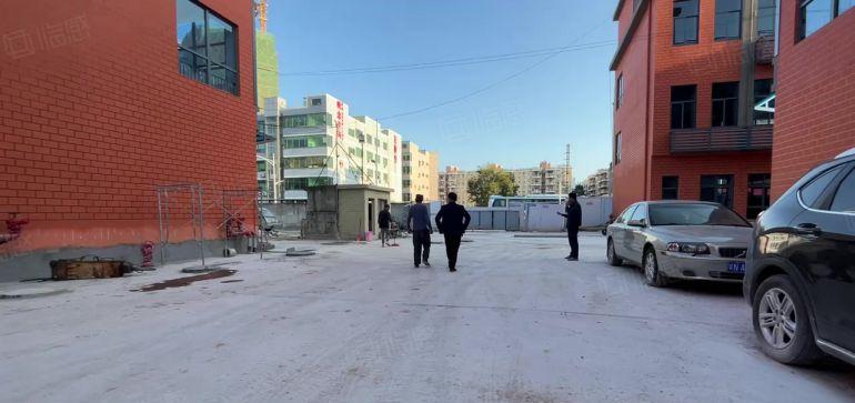 龙华三联村委低价32元小独栋出租可围成独院，可分租，空地超大