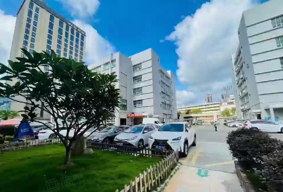 一楼！龙华大浪商业中心新出一楼4000平厂房出租