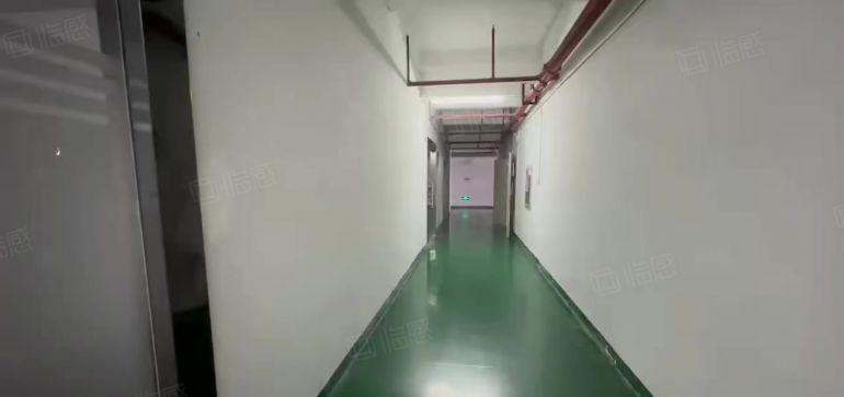 观澜樟坑径五和大道旁边楼上小面积带装修厂房出租，原房东