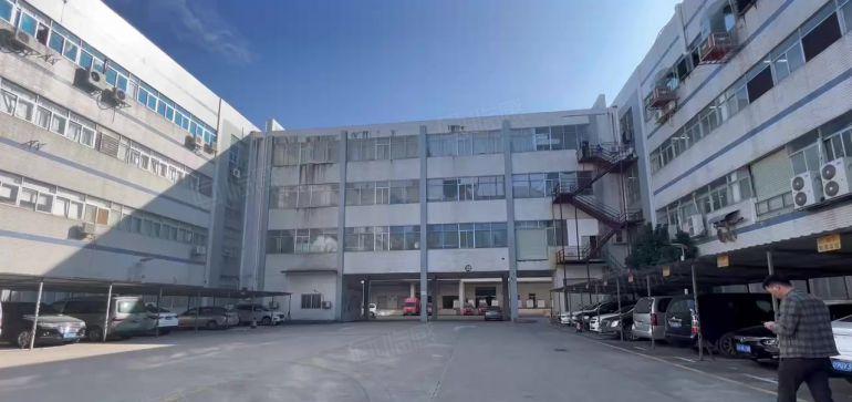 龙华带豪华装修二楼厂房2000平方出租现成办公室地段好易招工