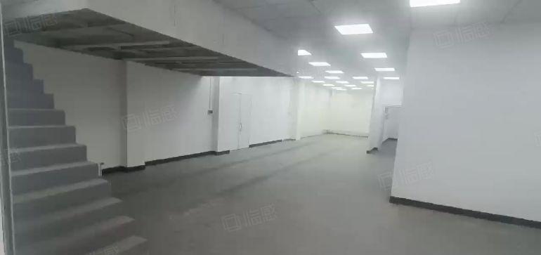 龙华油松精装修厂房一楼260平 带阁楼 使用率高
