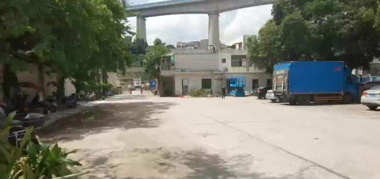 龙华龙大高速口原房东一楼650平仓库出租进车方便停车免费