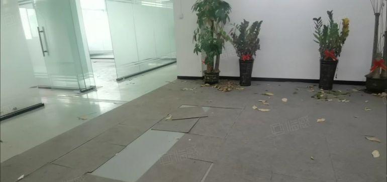 龙华地铁口300平780平精装半层可生产厂房电商写字楼出租
