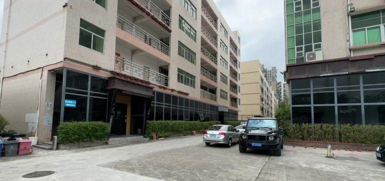 龙华观澜地铁口旁路上精装修大小可分租厂房出租
