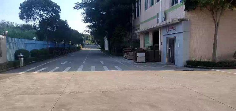 20元起租龙华大浪原房东工业园一楼二楼2050平厂房出租分租
