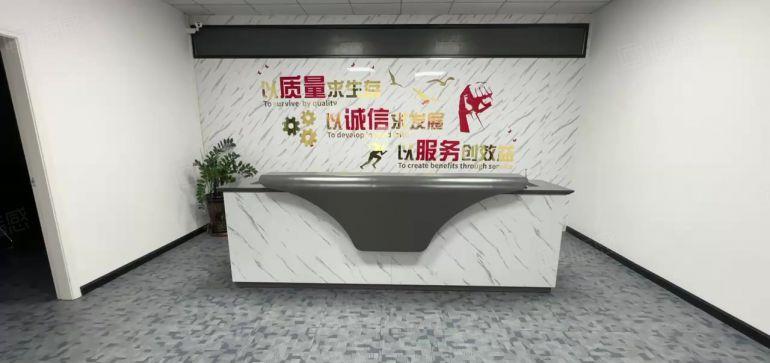 龙华观澜桂花地铁口楼上整层精装修2200平米厂房出租