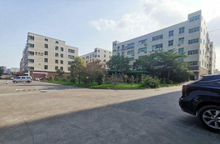 500起龙华阳台山地铁工业园5千平带精装修办公室仓库厂房出租