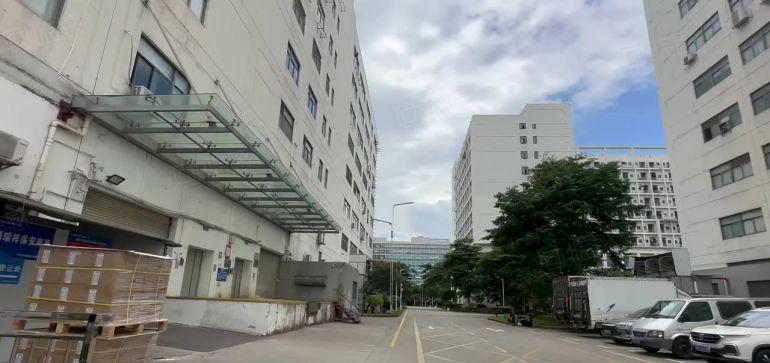 出租龙华油松工业园厂房一楼1200平出租带装修400平起分