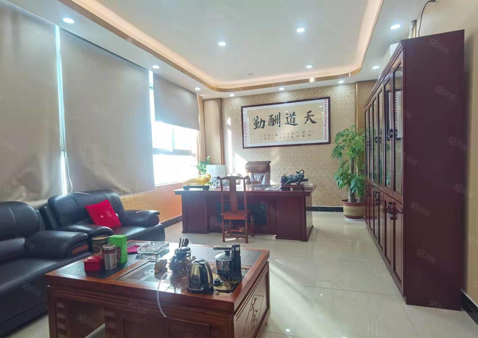 龙华清湖主道边上新出楼上550平，精装修，带红本，价格实惠