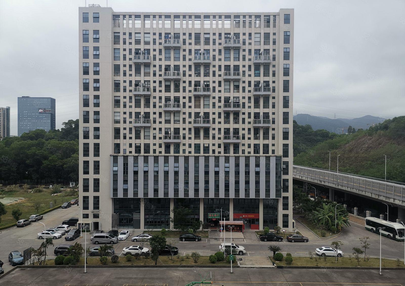 大浪石岩主干道地铁站周边全新工业园4部客货电梯有卸货平台