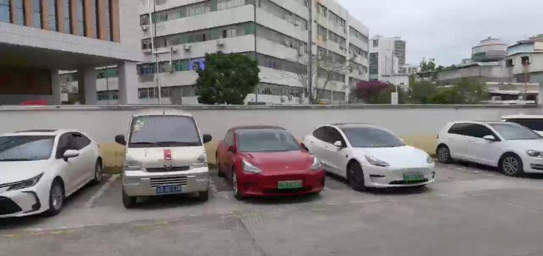 上芬地铁站源创园一楼350平带装修，布龙路旁交通便利位置好