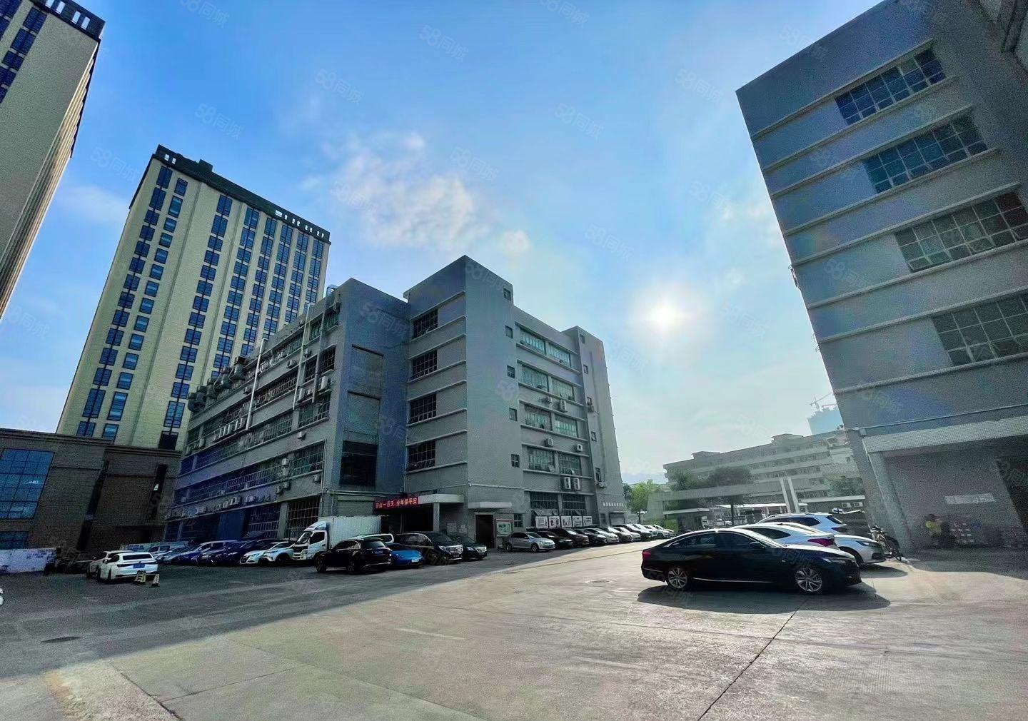 大浪商业中心1楼，整层4000平厂房，空地超大出租