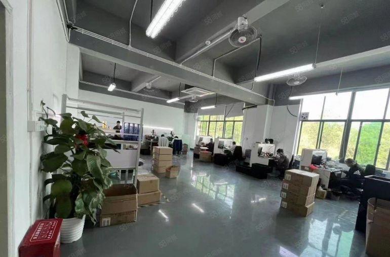 龙华元芬地铁口200平至600平精装修研发办公室出租仓库