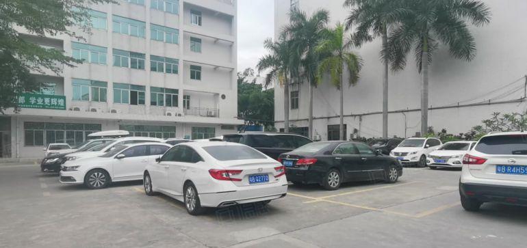 龙华大浪新百丽工业园1100平精装修办公室仓库厂房出租可分租