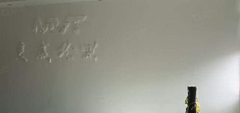 龙华大浪商业中心附近新出原房东精装修厂房1200平，可分租。