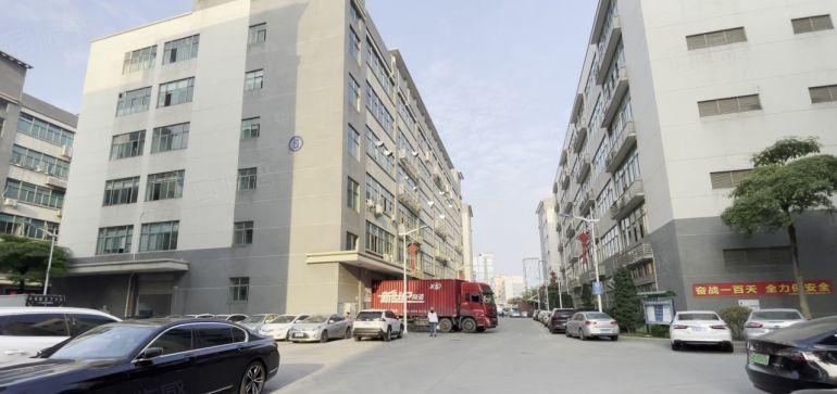 龙华核心地段地铁口原房东红本厂房面积实在精装可办环评