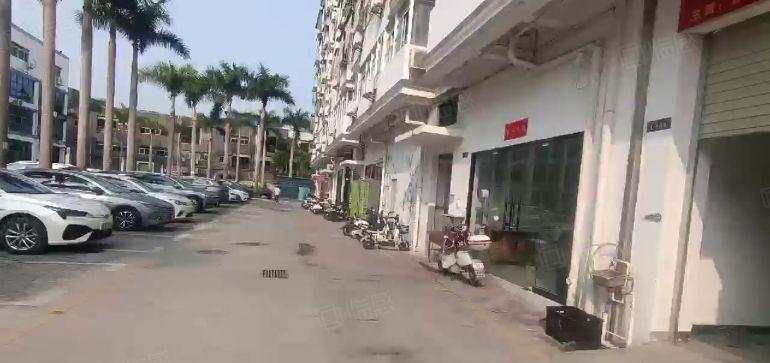 龙华元芬地铁口附近一楼160平 水电齐全