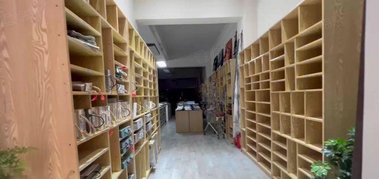 龙华地铁口厂房出租500平带豪华装修适合直播电商办公行业