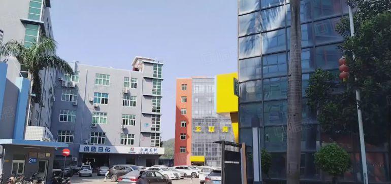 龙华清湖北地铁旁工业园新出楼上500平带3间办公室厂房出租