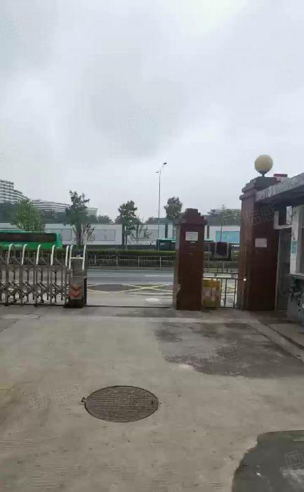 深圳市龙华区观湖街道独院厂房出租，环观中路边，可分租水电齐全