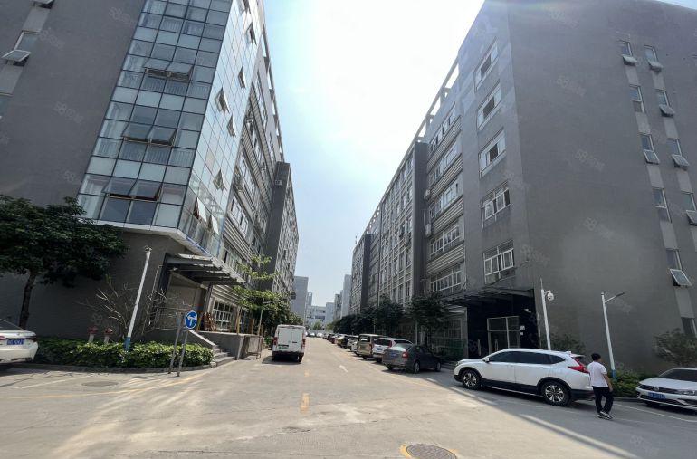 空地超大！宝龙工业园新空出楼上1000平方带现成完好的地坪漆