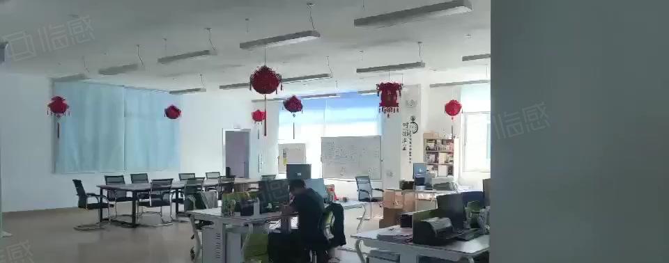 全面降价，，，，，龙岗爱联精装修1900平地铁口电商仓库出租