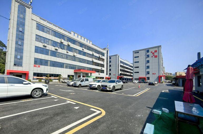 南联大型科技园3楼1500平方精装修办公室厂房出租大小可分租