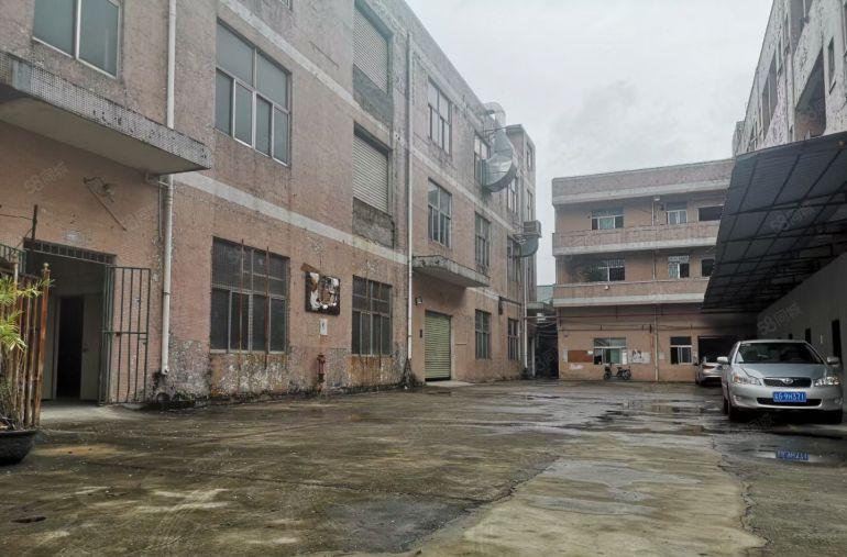 S龙岗独院2400平方，大小可以分租