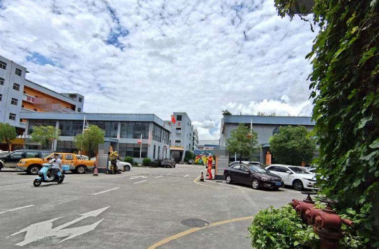 电商外贸龙城广场地铁站旁200平方精装修办公室厂房仓库出租