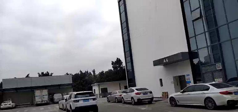 龙岗南联大工业区新出一楼二楼2180平精装修厂房出租可分租
