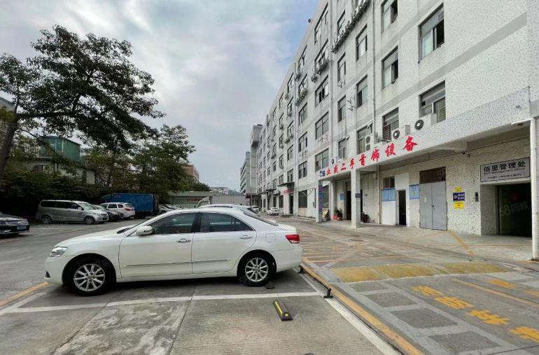 横岗塘坑地铁站170平米现成装修办公室电商仓库
