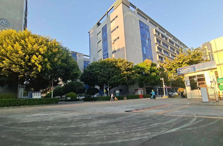 原房东直租龙岗高新园区楼上2000平精装修厂房办公出租可分租