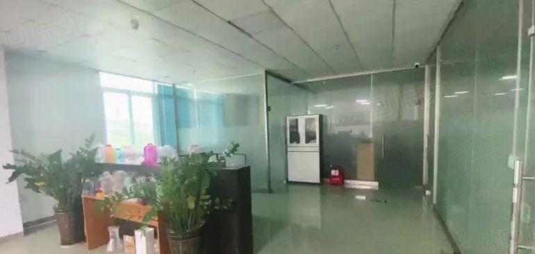 布吉上李朗地铁口工业区1000平方厂房仓库出租大小分租