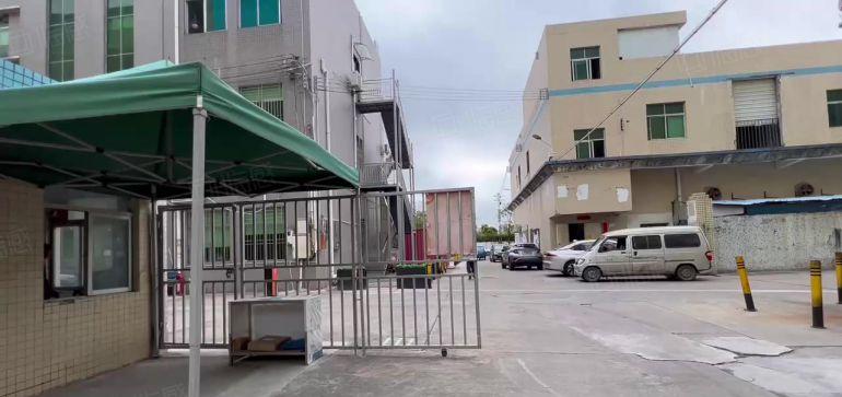 龙岗爱南路独院一楼700平方仓房仓库出租空地大好招工层高6米
