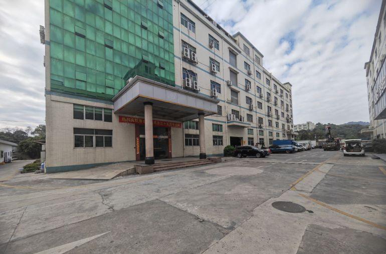 深圳龙岗区平湖上木古地铁口厂房出租一楼2000平红本原房东租