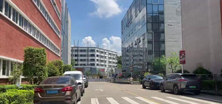 龙岗爱联地铁口楼上精装修2000平原房东厂房出租可分租